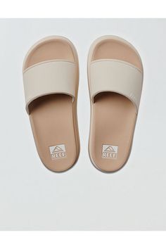 Water-friendly EVA straps/Lined with soft jersey/Flexible footbed with a medium contour for all-day walking/Lightweight, non-marking injected outsole for stability Flip Flop Sandals, Women's Shoes Sandals, Women's Jeans, American Eagle Outfitters, Flip Flops, Shoes Sandals, American Eagle, Walking, Women Jeans