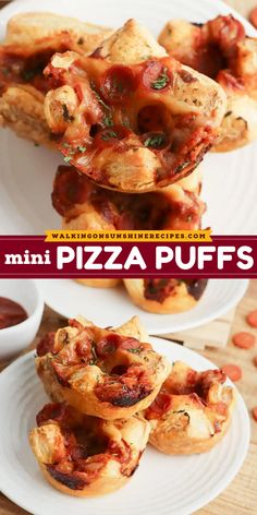 Score big with Mini Pizza Puffs, the easy game-day food that's a touchdown! This Italian recipe, featuring puff pastry pizza in a bite-size appetizer, is a game-changer simple tailgating recipe. Prepare it now and enjoy your party snacks! Pizza Buns Recipe, Pizza Dipping Sauce, Bite Size Appetizers Easy, Pizza Puffs, Easy Puff Pastry Recipe, Puff Pastry Pizza, Pastry Pizza, New Years Appetizers, Pastry Appetizer