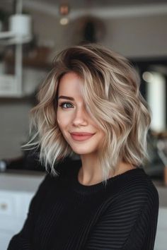 Bob Blonde Hair With Bangs, Blonde Over 40 Hair, Blonde Highlighted Bob, Lived In Blonde Short Hair, 2024 Short Hair, Cowgirl Bob, Hair Color Ideas For 2023, Cowgirls Hairstyles, Short Hair 40