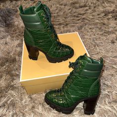 Michael Kors Ridley Lace Up Bootie - Embossed Croc Leather. Size 6.5. New In Box! Beautiful Green Color Called Moss. Laces Up & Also Zips On The Side. Rubber Sole. Heel Height Is About 4” Tall. Smoke Free Home. Neon Nike Shoes, Lv Boots, Michael Kors Rain Boots, Neon Nike, Sets Outfit, Michael Kors Boots, Fringe Ankle Boots, Black Rain Boots, Michael Kors Heels