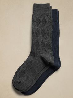 This sock is knitted from our best-selling blend of beautiful Merino wool and modal, which adds softness and a smooth finish.  Sustainability: Made with TENCEL™ modal, sourced from European beechwood trees, harvested from sustainably managed forests.  Set of 2 pairs.  Fits men's shoe sizes 8-12. Mens Winter Accessories, London Fits, Clothing Pieces, Trendy Sweaters, Socks Men, Men's Shoe, Men's Socks, Winter Accessories, Men Shoes Size