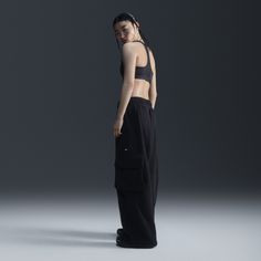 Call them drapey or call them slouchy—these pants are that and more. They’re crafted with unbrushed French terry cotton for breathability and an oversized fit for a laid-back look. Nike Sportswear Women, At Home Outfits, Dance Outfits Practice, Practice Outfits, How To Hem Pants, French Terry Fabric, Women Lifestyle, Heather Black, Nike Sportswear