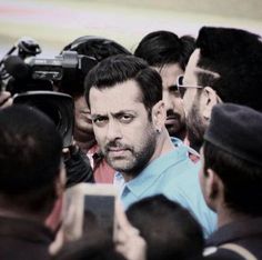 Salman khan Vande Mataram, Salman Khan Wallpapers, Birthday Banner Background, Movie Teaser, Golden Heart, Banner Background, Salman Khan, Bollywood Actors, India Fashion