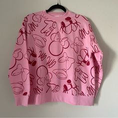 Nwt Disney Minnie Mouse Hoodie Size S Pink Long Sleeve Minnie Mouse Top, Cute Winter Mickey Mouse Sweatshirt, Cute Mickey Mouse Winter Sweatshirt, Cute Minnie Mouse Crew Neck Sweatshirt, Casual Mickey Mouse Tops For Winter, Casual Mickey Mouse Sweatshirt For Winter, Disney Crew Neck Hoodie For Winter, Cute Mickey Mouse Hoodie, Cute Long Sleeve Mickey Mouse Hoodie