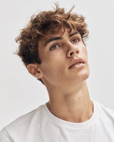 Light Brown Hair Men, Auburn Hair With Highlights, Brown Hair Green Eyes, Brown Hair Men, Warm Scarves, Honey Brown Hair, Brown Curly Hair, Men Hair Color