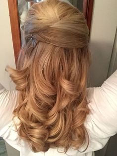 Unique Cute Hairstyles, Cutsie Hairstyles, Semi Hairstyles, Nursing Hair, Mathilda Djerf, Hair Diy, Hair Updo