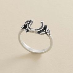 Floral Horseshoe Ring #AveryRing #JamesAvery #Horses #HorseshoeRing Janes Avery Western Rings, Elegant Sterling Silver Horseshoe Jewelry, Silver Horseshoe Jewelry Gift, Silver Horseshoe Ring For Gift, Dainty Horseshoe-shaped Jewelry Gift, Western Rings, James Avery Jewelry, Horseshoe Ring, James Avery