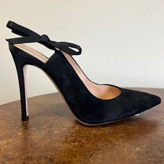 Brand New With Tags Gianvito Rossi 3 Inch Heels. Chic Black Heels With Leather Sole, Chic Black Heels For Cocktail, Black Almond Toe Heels For Gala, Rossi Shoes, Point Shoes, 3 Inch Heels, Gianvito Rossi, Shoes Black, Black Suede