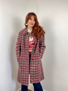 "Gorgeous vintage 50s authetnic Pendleton plaid checkered coat in red, gray and cream with a straight box shape. Shown here on a size FR 36 / UK 8 / US 2/S model with a 172cm/ 5'8\" height with no adjustments. It fits oversized. This would best fit a size FR 38-42 / UK10-14/ M-L depending on your desired fit, but please verify all measurements to be sure. Shoulders: 43cm - 17in Armpit to Armpit: 52cm - 20.5in Waist: 52cm - 20.5in Sleeve Length: 57.5cm - 22.5in Overall Length: 92.5cm - 36.5in Condition: Very good  Material: no tag, but all Pendleton's are made of the finest wools and this one has an amazing synthetic red satin lining Closure/Details: buttons up the front Accessories not included but available in other listings - can't find them? Send me a message! NOTES: FOR SHIPPING OUTSID