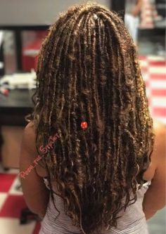 Boho locs #bohemianlocs #boholocs #messylocs #goddessmentality #poohthestylist Boho Locks, Jah Locs, Faux Locs Tutorial, Locs Tutorial, Twist Extensions, Hairstyle Videos, Boho Locs, Faux Locs Hairstyles, Goddess Locs