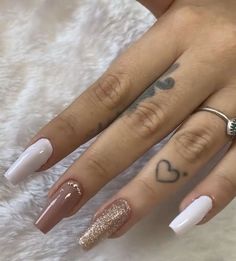 Clique na imagem e saiba mais sobre o curso que está deixando milhares de mulheres expert em unhas! Quartz Nails, Nails Designer, Edgy Nails, Glamour Nails, Basic Nails, Acrylic Nails Coffin Pink, Bling Acrylic Nails, Short Acrylic Nails Designs, Nails Desing