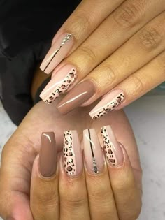 Nail Art Leopard, Ongles Beiges, Leopard Nail Designs, Cheetah Nail Designs, Cheetah Print Nails, Nude Nail Designs, Fancy Nails Designs, Stylish Nails Designs