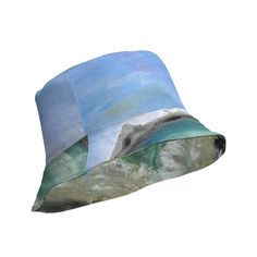 Gorro pescador reversible La Mer

 Este sombrero de pescador reversible se puede usar en ambos lados, por lo que es fácil de combinar con diferentes atuendos. Confeccionada con un tejido transpirable de primera calidad, esta gorra se convertirá en tu accesorio de moda urbana.

 • 100% poliéster
 • Peso de la tela: 8,1 oz/yd² (275 g/m²)
 • Tejido que absorbe la humedad y transpirable
 • Material con tacto de lino
 • Reversible
 • Disponible en 2 tamaños
 • Componentes de productos en blanco proc Blue Reversible Bucket Hat, Reversible Bucket Hat With Short Brim, Reversible Bucket Hat One Size, Blue Reversible Bucket Hat For Beach, Reversible Blue Bucket Hat For Beach, Reversible Bucket Hat One Size For Outdoor, Reversible Outdoor Bucket Hat One Size, Reversible Wide Brim Bucket Hat One Size, Reversible One Size Fits Most Bucket Hat