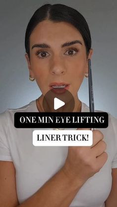 Kate | Makeup Tips on Instagram: "Instant eye lift?? Yes please! This is called the "last lash" technique and it's a game changer especially if you have droopy or downturned eyes.  The full version of this video is 5 minutes long so I had to cut out a lot of it. Let me know if you want to see the full version in stories tomorrow! 😊   #maturebeauty #maturemakeup #makeuphack #makeuphacks #eyeshadowtips #eyelinertutorial #over40 #over30style #makeupbrush #wingedeyeliner" Eye Makeup Lift Eyes, Makeup For Downturned Eyes Tutorials, How To Make Eyes Look Less Tired, Makeup To Lift Eyes, 5 Minute Eye Makeup, Make Up For Hooded Eyelids Droopy Eyes, Makeup For Tired Eyes, Tight Lining Eyes, Eye Makeup For Downturned Eyes