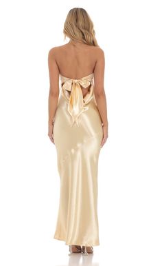 Strapless Satin Open Back Maxi Dress in Gold Gold Prom Dress Satin, Light Gold Satin Dress, Formal Summer Dresses For Women, Light Yellow Satin Prom Dress, Champagne Floor Length Dress, Pretty Wedding Guest Dresses, Floor Length Satin Dress, Brunch Dress Prom, Cute Beige Dress