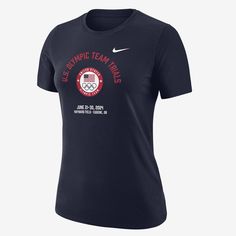 There's only one way to make it to the biggest stage in running. Get out there and make your move in this sweat-wicking tee. Nike Long Sleeve, Running Tank Tops, Olympic Team, Navy Fashion, Running Jacket, Grey Nikes, Running Tops, Move In, Nike Running