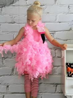 Diy Flamingo Costume, Flamingo Halloween Costume, Diy Girls Costumes, Flamingo Halloween, Diy Flamingo, Halloween Costumes Pictures, Funny Crafts, Flamingo Costume, Pink Flamingo Party