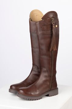 Cavalier Boots, Leather Country Boots, English Women, Long Leather Boots, Farm Clothes, Country Boots, Country Side, Boots Uk, Cosplay Shoes