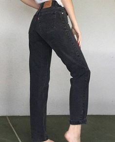 Black Levi Jeans, Faded Black Jeans, Mom Jeans Outfit, Black Mom Jeans, Jeans Outfit Women, Black Jeans Outfit, Black Jeans Women, Black Denim Jeans, Tapered Jeans