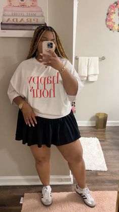 Casual Outfits With Sneakers, Plus Size Going Out Outfits, Chubby Girl Outfits, Airport Fit, Street Style Outfits Casual, Outfits Curvy, Stylish Work Attire, American Casual