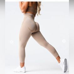 Excellent Curvature Fitting Leggings. Smile Face Bum Area . Side Control Panels . All In Pic. Nwt Color Is Beige . I Feel A M Runs More Like A Small. This Color Is Sold Out On Their Website. Teal Leggings, Push Up Workout, Gym Workout Outfits, Hip Lifts, Gym Fits, High Waist Yoga Pants, Women Leggings, Big Girl Fashion, Solid Leggings