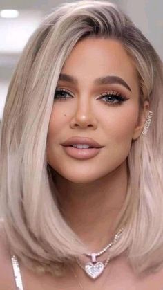 Medium Length Hair With Cowboy Hat, Face Framing Layers Medium Fine Hair, Classic Hairstyles Women Classy, Khloe Kardashian Blonde Hair, Khloe Kardashian Hairstyles, Khloe Kardashian Hair Short, Short Haircut Ideas For Women, Blonde Long Bob, Hair Cuts And Styles