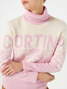 Turtleneck sweaterCortina print on the frontPink and white norwegian printSaint Barth logo on the sleeveComposition: Blended cashmereRegular fit Winter White Logo Print Sweater, White Logo Print Sweater For Winter, White Sweater With Logo Print For Winter, Winter White Sweater With Logo Print, Pink Fair Isle Pattern Top For Fall, Winter Pink Tops With Logo Print, Pink Logo Print Top For Winter, Pink Tops With Logo Print For Winter, Casual Pink Tops With Fair Isle Pattern