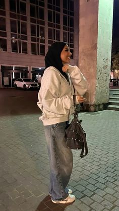 Hijabi Outfits School, Hijabi Winter Outfits, Outfits Muslim, Hijab Fashion Summer, Hijabi Fits, Modest Casual Outfits, Stile Hijab, Street Hijab Fashion, Modesty Outfits