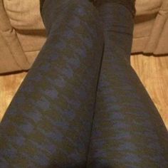 One Size Black And Blue Houndstooth Print Leggings. Super Soft And Comfy 92% Polyester 8% Spandex Blend With Elastic Waist. Fits Sizes 0-14 Light Pink Leggings, Houndstooth Leggings, Crochet Bell Sleeve, Rose Leggings, Hot Pink Floral, Liquid Leggings, Adidas Leggings, Purple Leggings, Black Houndstooth