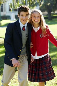 Prep School Uniform, Preppy School Outfits, Private School Uniforms, High School Story, Preppy Outfits For School, Tie Vest, Fraternal Twins, Preppy Women, Winter Outfits For School