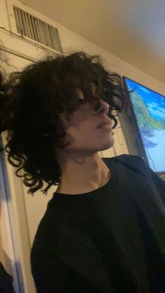 Messy Hair Boy, Long Curly Hair Men, Messy Curly Hair, Men Haircut Curly Hair, Hair Inspiration Short, Boys With Curly Hair, Black Curly Hair, Curly Hair Men, Cut My Hair