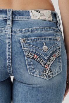 Rhinestone Flare Jeans, Jeans Back Pocket Design, Mexican Jeans, Streetwear Fashion Pants, Jeans Back Pocket, Bootcut Jeans For Women, Stitch Jeans, Me Logo, Apple Bottom Jeans