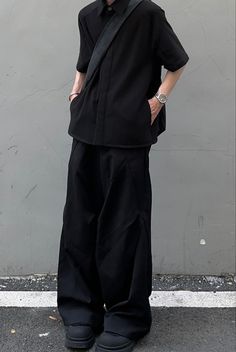 Masc Black Outfits, Full Black Outfit Men Street Styles, Black Masc Outfits, Japanese All Black Outfit, Black Korean Outfit, Korean Black Outfit, Aesthetic Baggy Outfit, Techwear Wide-leg Pants For Streetwear, Black Wide-leg Techwear Pants