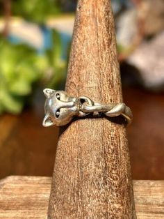 Sterling Silver Cat Ring Vintage Retro Estate Jewelry 925 Kitty Figural  | eBay Cat Design Jewelry Ring As A Gift, Adjustable Sterling Silver Cat Design Rings, Silver Cat Design Ring, Vintage Jewelry With Cat Design For Gift, Silver Cat Ring, Vintage Silver Cat Design Jewelry, Antique Jewelry Rings, Sterling Silver Cat, Cat Ring