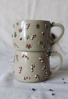 Christmas Ceramics Mugs, Sweater Mug Ceramic, Cute Christmas Ceramic Ideas, Ceramic Holiday Ideas, Christmas Mugs Handmade, Christmas Mugs Ceramic, Christmas Pottery Painting Ideas Ceramics, Christmas Pottery Mug, Ceramics Ideas Pottery Christmas