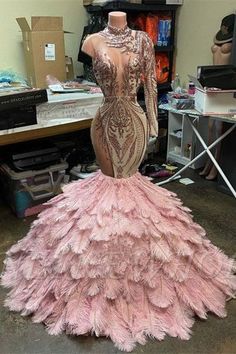 Vous recherchez robe de soirée,robe de cérémonie dans Spandex, le style sirène/trompette et le travail magnifique applique,Évider ? Babyonlinewholesale a tout couvert sur cet élégant Robes de bal sirène rose à une épaule avec des plumes. Pink Prom Dress Mermaid, Prom Dresses With Feathers, Dusty Pink Prom Dress, Pink Prom Dresses Mermaid, Prom Dress Mermaid, Modest Formal Dresses, Mermaid Prom Dresses Lace, Evening Dresses Online, Pink Prom Dress