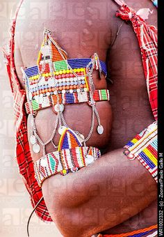 Tribe Clothes, Maasai Jewelry, Wearing Bracelets, Afro Jewelry, African Jewellery, Red Costume, We Are The World