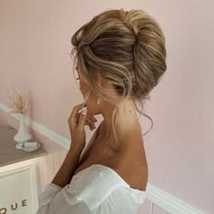 Vintage Wedding Hairstyles, French Twist Updo, Twisted Hair, French Twist Hair, Hair Upstyles, Vintage Wedding Hair, French Twist, Wedding Hair And Makeup