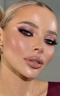 Eye Makeup For Photoshoot, Powerful Makeup Looks, Makeup Ideas 2024, Trend Makeup 2024, Eye Makeup 2024, Makeup 2024 Trends, Best Amazon Makeup, Makeup Trends 2024, 2024 Makeup Trends