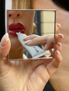 Compact Mirror Photography, Makeup On The Go, Lash Tray Photography, Beauty Product Aesthetic, Makeup Products Aesthetic Photography, Makeup Products Photoshoot, Refy Beauty Aesthetic, Compact Mirror Aesthetic, Mirror Packaging