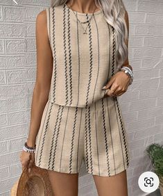 Women Shorts Outfit, Set Clothes Women, Casual Two Piece Outfits, Outfit Sets For Women, Summer Shorts Outfits, Stripe Outfits, Casual Stripes, Women's Wardrobe, Apparel Design