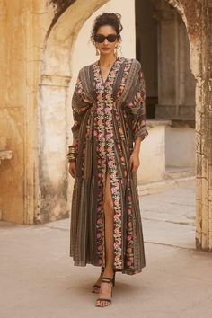 Black habutai kaftan with floral print and sequins and beaded embroidery. Comes with a shantoon inner. - Aza Fashions Kaftan Dress Modern, Paulmi And Harsh, V Neck Pattern, Kaftan Pattern, Black Kaftan, Beaded Neckline, Modern Dress, Kaftan Dress, Neck Pattern