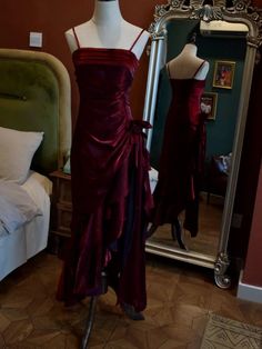 Dark Red Semi Formal Dress, 90s Dark Red Prom Dress, Dark Red Floral Dress, Dark Red Homecoming Dress, Mid Evil Wedding, 70s Formal Fashion, Dark Red Prom Dress Long, Dark Red Hoco Dress, Dark Red Homecoming Dresses