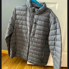 Never Been Worn Perfect For Cold Weather Winter Sports Long Sleeve Outerwear With Zipper Closure, Gray Weatherproof Long-sleeve Outerwear, Casual Gray Outerwear For Winter Sports, Cold Weather, Mens Jackets, Puffer, Jackets & Coats, Man Shop, Grey