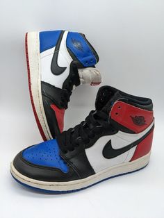 There are a couple scuffs/marks and creases. Please see photos for details. Smoke free. Nike Air Jordan 1 Retro Top 3 Youth Size 4Y GS Black White Red 2016 575441-026. Nike Red Throwback Basketball Shoes, Throwback Red Nike Basketball Shoes, Nike Red Throwback Sneakers, Nike Air Jordan 1 Retro, Retro Tops, Nike Air Jordan 1, Air Jordan 1 Retro, Jordan 1 Retro, Black White Red