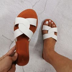 Leather Slippers Woman, Sandals 2020 Trends, Shoe Slippers, Sandal Kulit, Treasure Beach, Latest Sandal, Slides For Women, Chic Sandals, Saint Michael