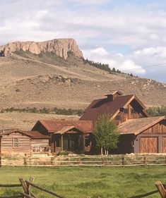 Ranch In The Woods, Old West Ranch House, Old West Architecture, Old West Ranch, Old Western House, Colorado Ranch House, Wild West House, Minecraft Ranch, Arizona Farm