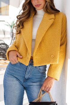 Madonna Mustard Jacket Yellow Work Outfit, Mustard Blazer Outfit, Yellow Coat Outfit, Short Coat Style, Yellow Jacket Outfit, Mustard Yellow Outfit, Mustard Jacket, Mustard Blazer, 25 Anniversary