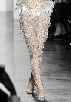 (1) Tumblr The Blonds, Dior Fashion Show, Runway Details, Shimmer Shine, Fashion Victim, Embroidery Fashion, Classy And Fabulous, Simply Beautiful