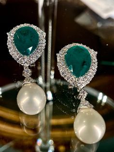 925 hand made Sterling silver, laser cuts AAA quality cz,natural emerald doublets with man made pearls- for additional $80-100 can have the pearl changed to natural Porter Ranch, The Pearl, Natural Emerald, Jewelry Earrings Dangle, Pear, Etsy Earrings, Dangle Drop Earrings, Emerald, Porter